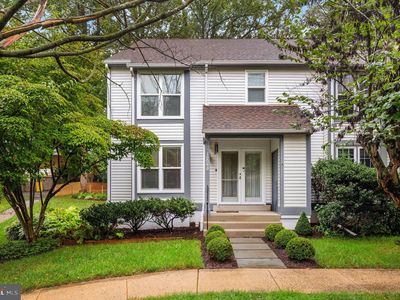 10046 Beacon Pond Ln
