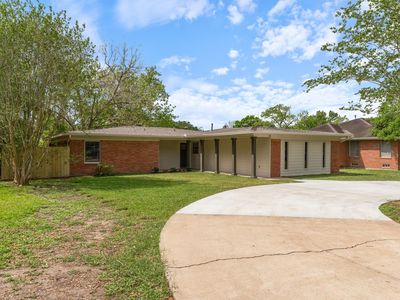 2502 Oak Dr