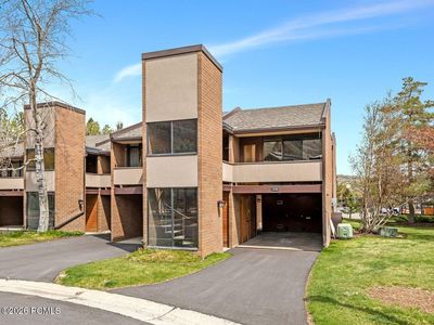 1720 Captain Molly Dr