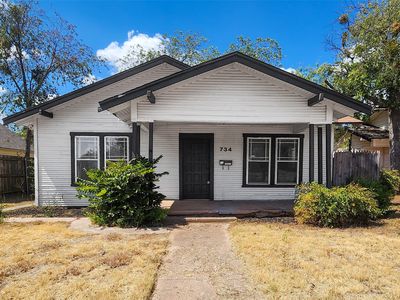 734 Ross Ave