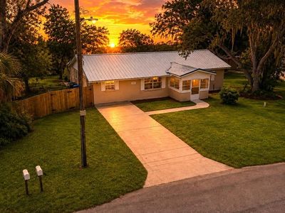 205 2ND AVENUE SE