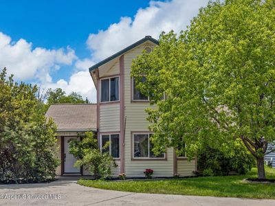 365 Curtis Ave
