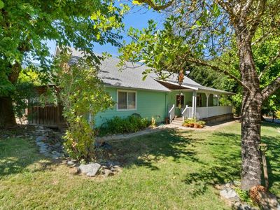 82 Redbud Ln