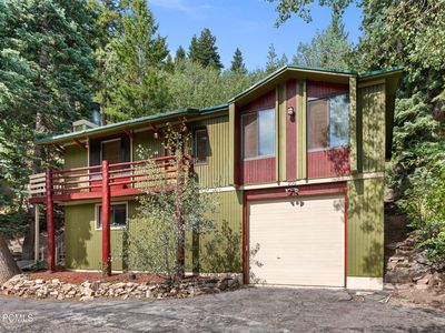 200 Paradise Rd