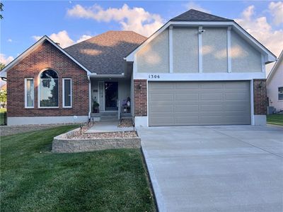 1306 SW Stonecreek Dr