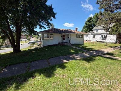 Property at 401 W Brown St, Iron Mountain, MI