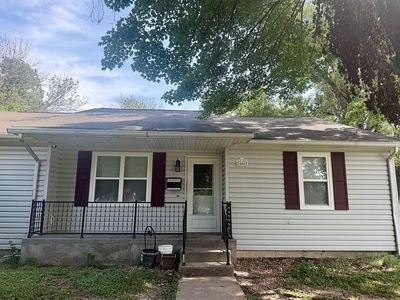 406 E Benton St