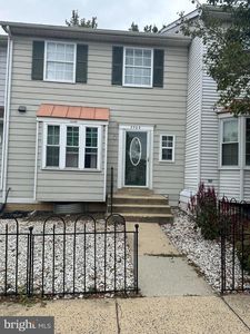 5502 Woodlawn Manor Ct