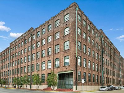 1107 S Peters St APT 302