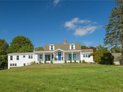 32 Arrowhead Dr