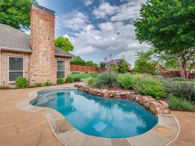 825 Hills Creek Dr