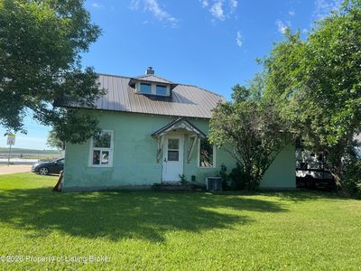 Property at 221 Park Ave E, Watford City, ND