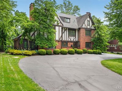 6 Ridgemoor Dr