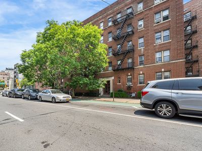 3083 Crescent St APT 3A