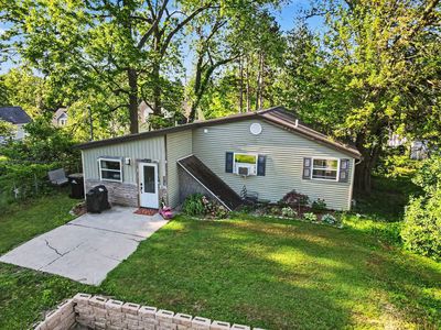 235 W Benson St
