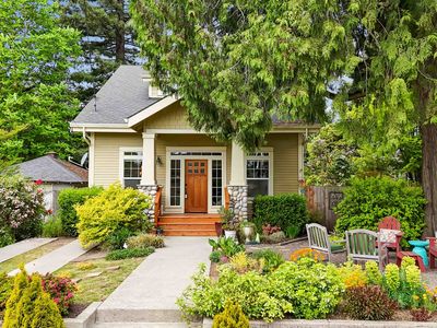 7033 N Portsmouth Ave