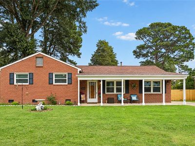 16 Longwood Dr