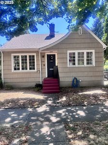 648 W 8th Ave