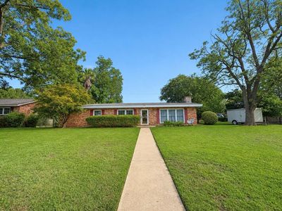 2408 Whispering Pines Cir