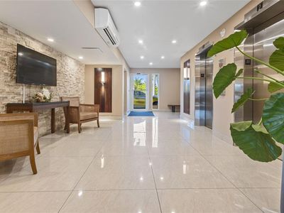 200 Diplomat Pkwy #520