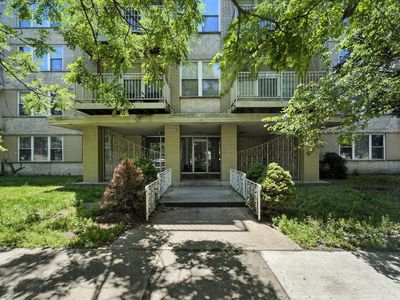 2501 W Touhy Ave APT 105