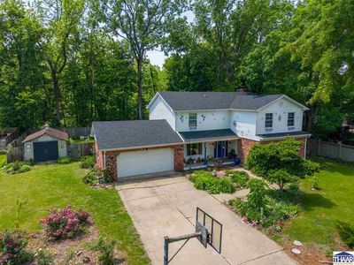 737 E Cambridge Dr
