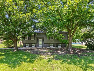 Property at 716 Shea St, Burlington, KS