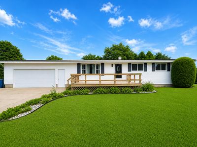 Property at 3 Chapel Ct, Andover, IL