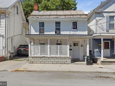 416 W John St