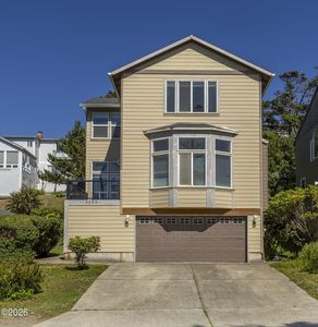 4536 SW Beach Ave