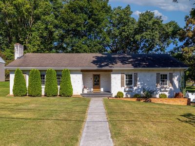 905 Oak Dr