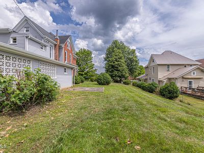1115 E Unaka Ave