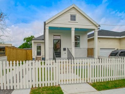 921 Elmira Ave