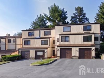 48 Ellen Heath Dr