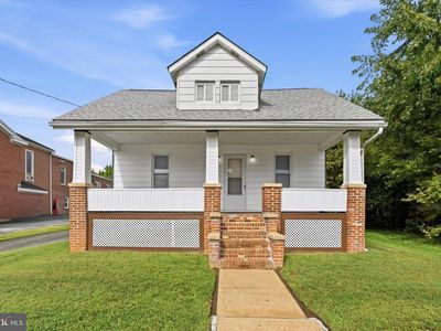 19 W Main St