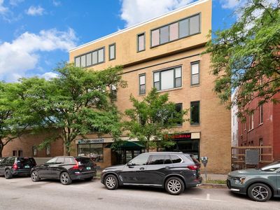 230 College Street #4
