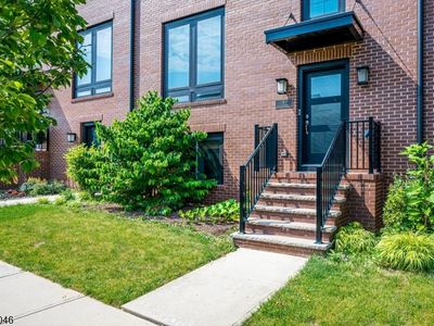 5 E Hartwick Dr