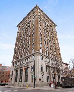 60 Monroe Center St NW APT 8D