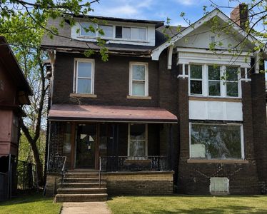 130 Gladstone St