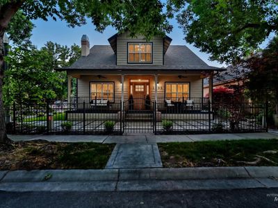 2395 E Gloucester Pl