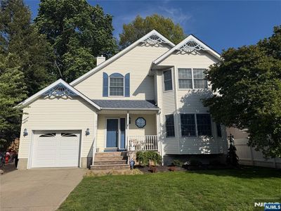 570 Oak Ave