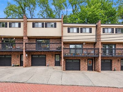 129-135 W 8th St