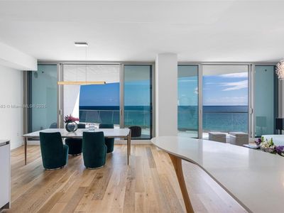 16901 Collins Ave APT 902