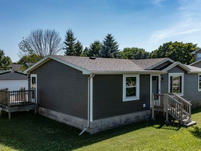 Property at 500 Pheasant Dr, New London, WI