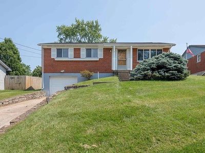 3513 Cherry Tree Ln