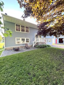 1 Ashwood Dr