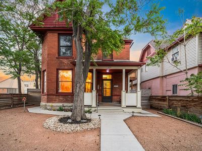 418 W 10th St