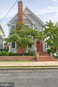 535 W High St