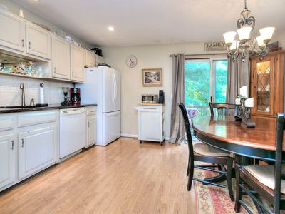 100 Wolfpit Avenue #17