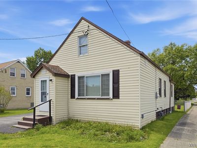80 Helen St